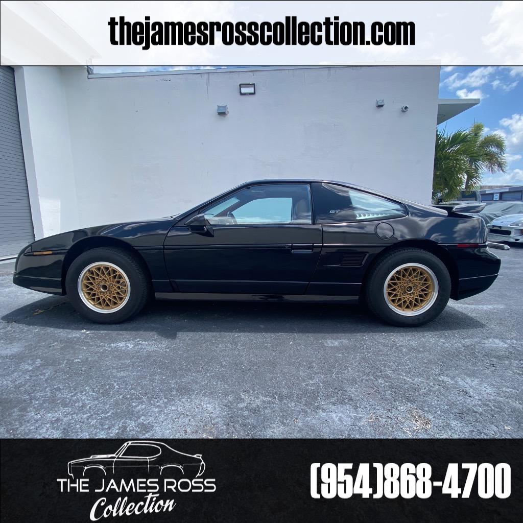 1988 Pontiac Fiero's photo