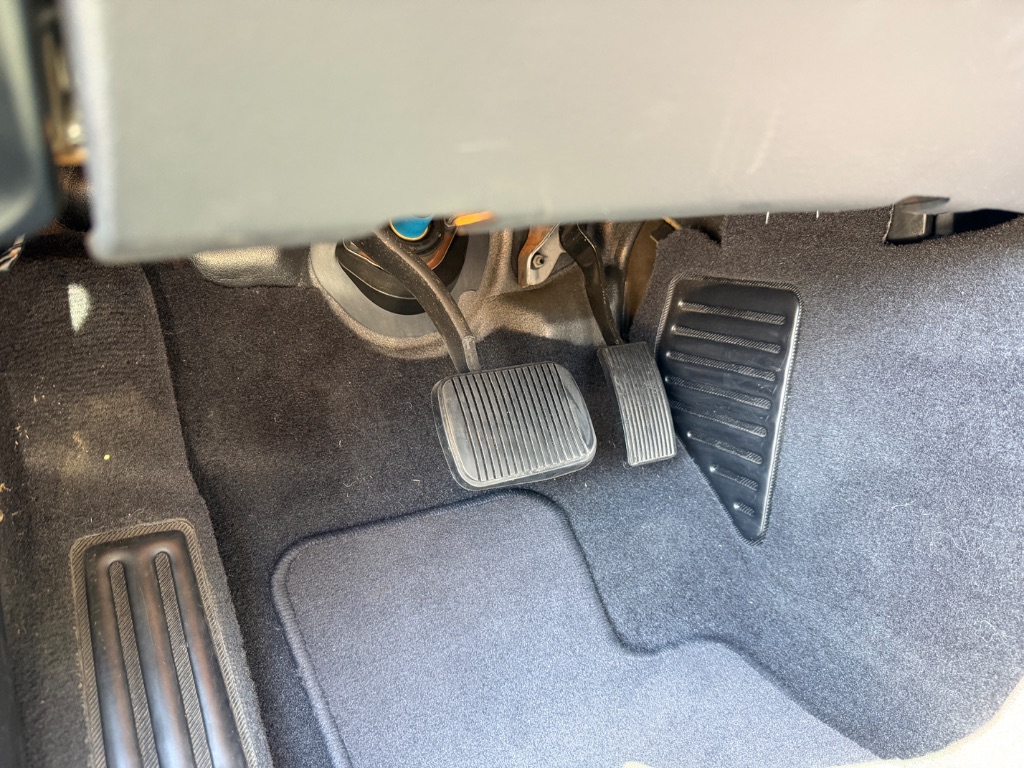 2005 Ford Thunderbird Deluxe - Photo 29