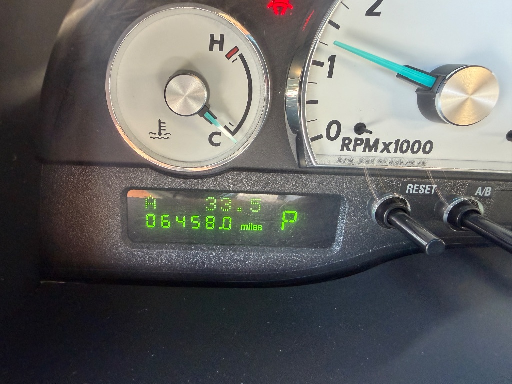 2005 Ford Thunderbird Deluxe - Photo 25