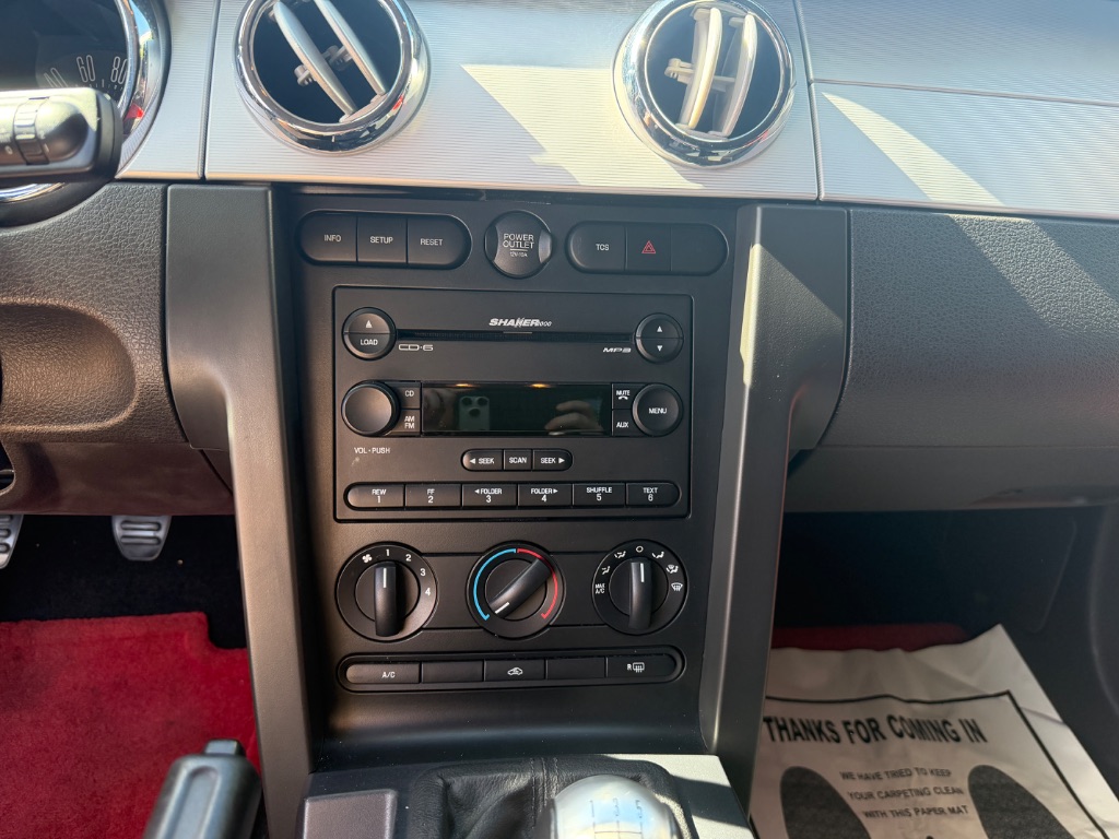 2006 Ford Mustang GT Deluxe - Photo 23