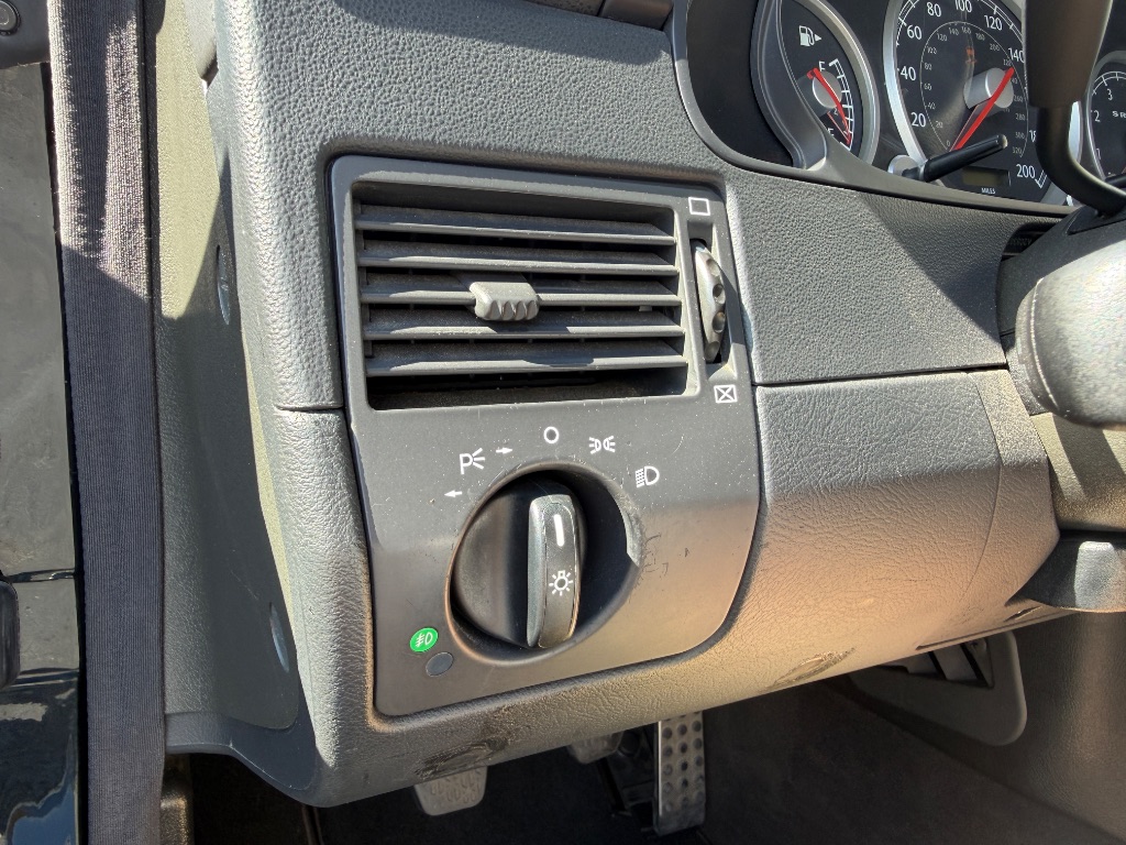 2005 Chrysler Crossfire Base - Photo 31