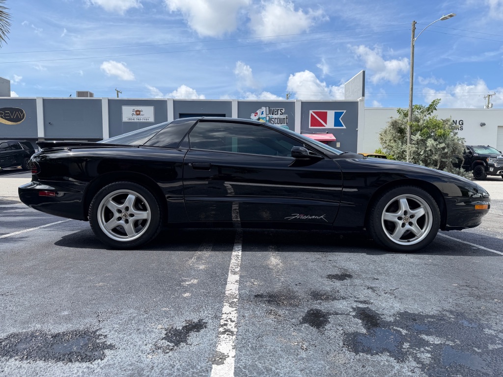 1995 Pontiac Firebird - Photo 9