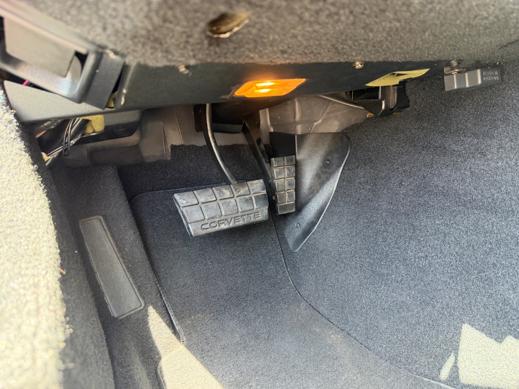 1988 Chevrolet Corvette - Photo 28